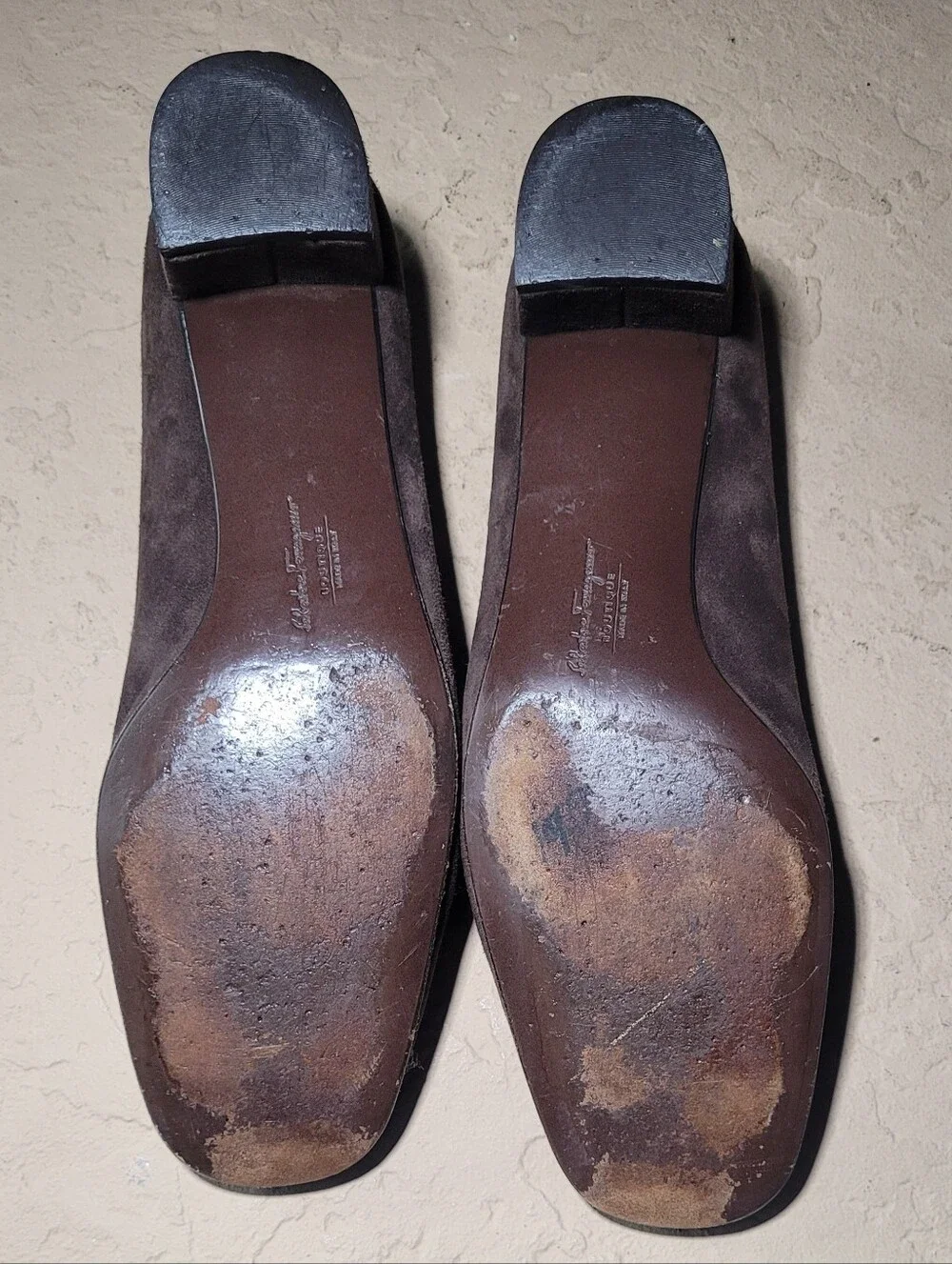 Size 8 B Salvatore Ferragamo Dark Brown Suede Patent Leather Block Heel Pumps